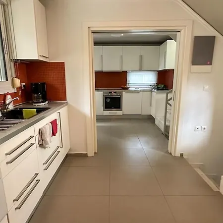 Family House 5' From *