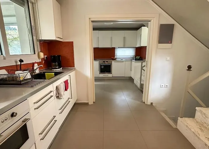 Family House 5' From *