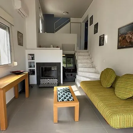 Family House 5' From