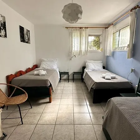 Family House 5' From *