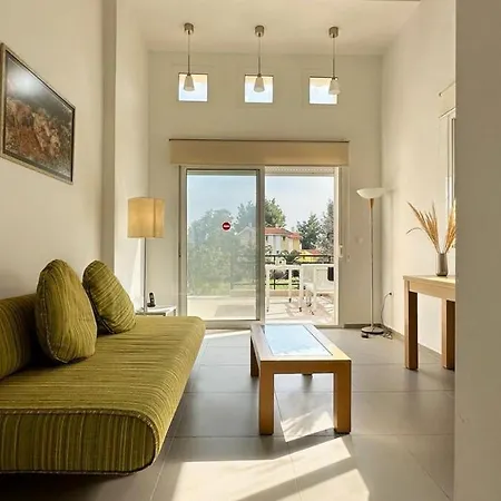 Family House 5' From * Kriopigi