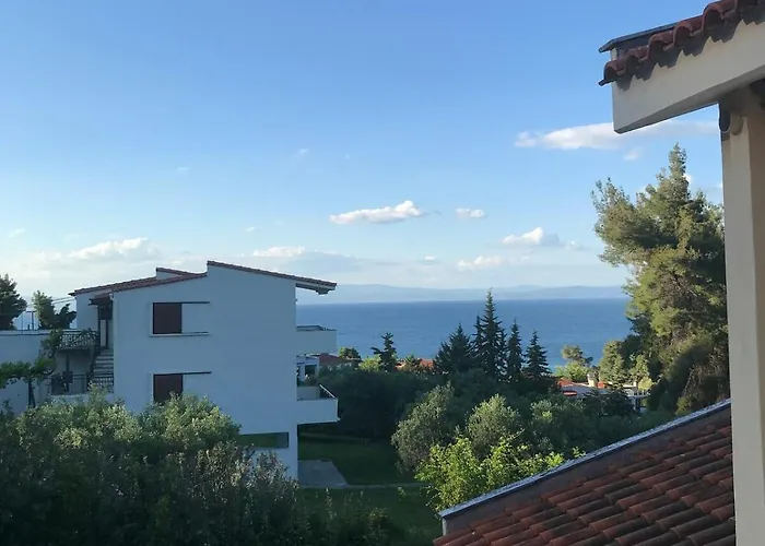 Family House 5' From Дом отдыха *
