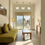 Family House 5' From * Kriopigi
