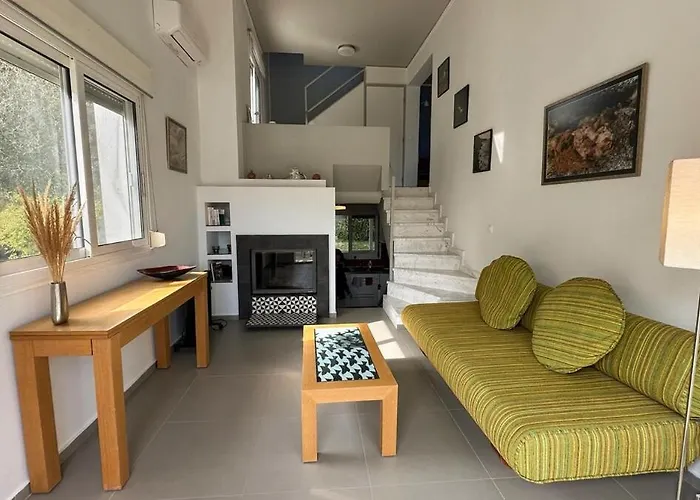 Family House 5' From