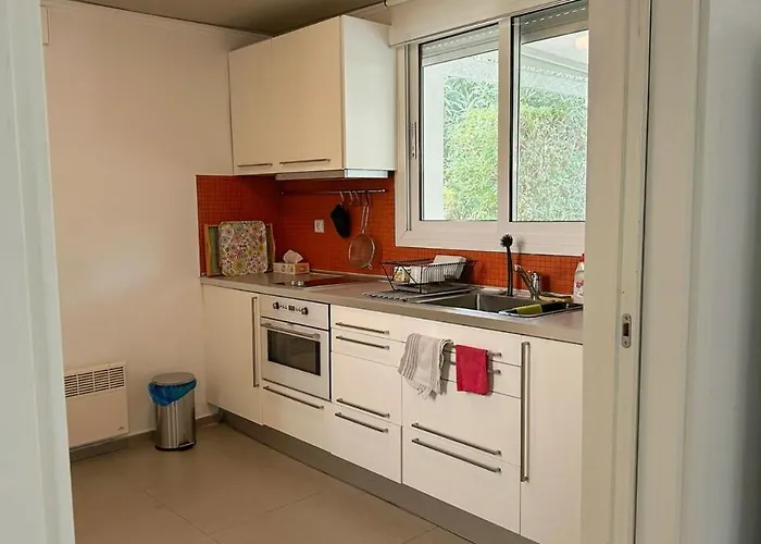 Family House 5' From Kriopigi