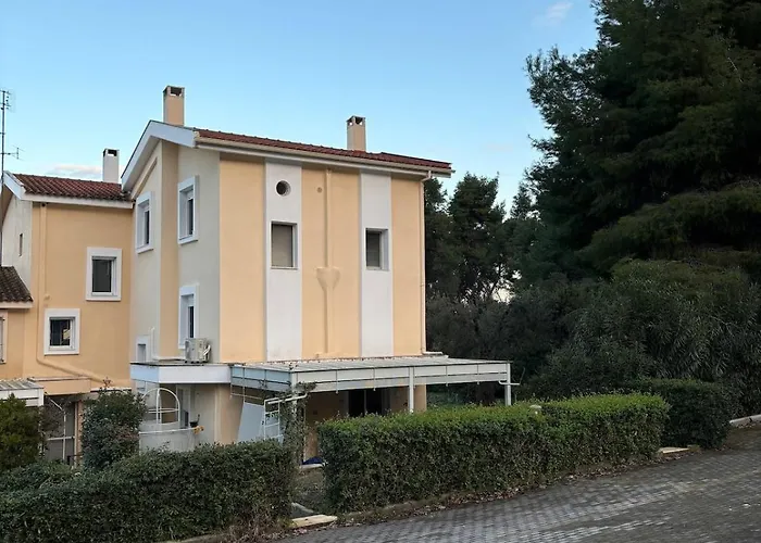 Family House 5' From Kriopigi